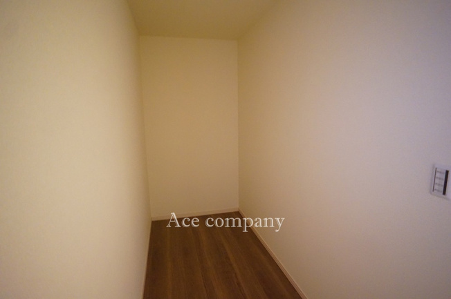 【収納】 | 平野区加美鞍作3丁目　【2号棟/全4棟】 | 1階、廊下に大容量の収納「ファミリークローゼット」あります！