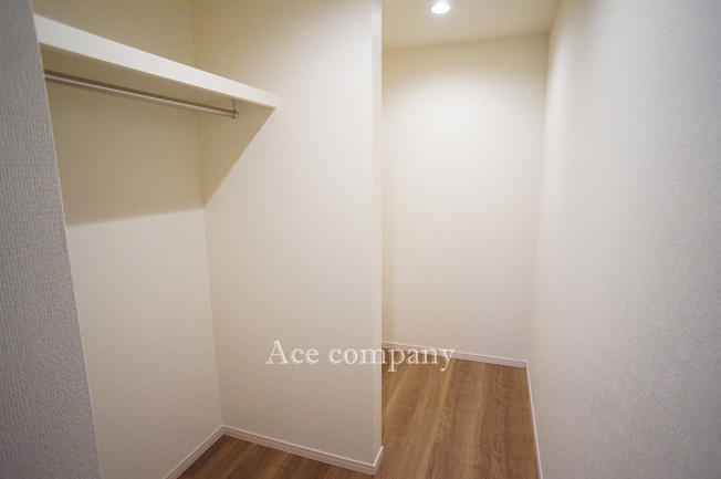 【収納】 | 平野区加美鞍作3丁目　【2号棟/全4棟】 | 【1階：ストレージルーム6帖】の大容量ウォークインクローク内♪クローク内に床下収納も付いています♪