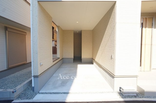 【駐車場】 | 平野区加美鞍作3丁目　【2号棟/全4棟】 | 駐車場の奥に大容量の収納スペース付きです♪