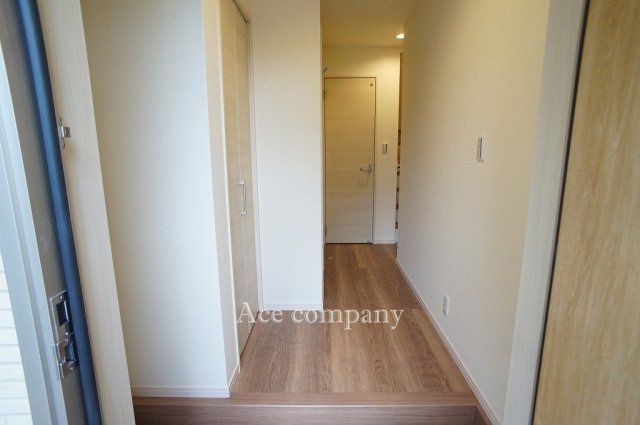 【玄関】 | 平野区加美鞍作3丁目　【2号棟/全4棟】 | 玄関、人感センサー照明付き☆TVモニターホン完備です☆