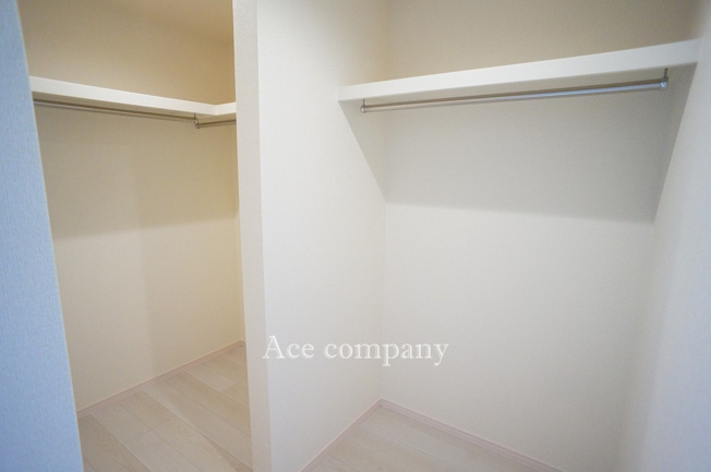 【収納】 | 平野区加美鞍作3丁目　【3号棟/全4棟】 | 【3階：洋室6帖】の大容量のウォークインクローク内です！