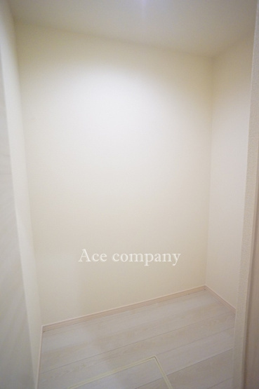 【収納】 | 平野区加美鞍作3丁目　【3号棟/全4棟】 | 1階、廊下にある収納です♪収納内に床下収納付きです♪