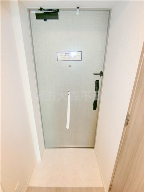 レジディア蒲田プレイスの玄関