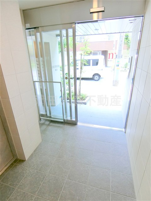 レジディア蒲田プレイスのエントランス