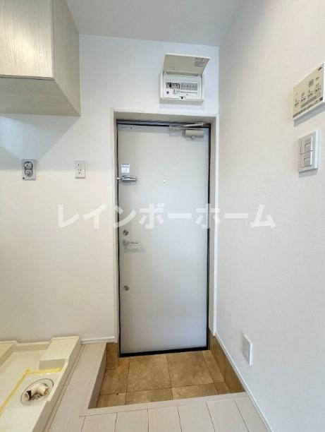 キャメル妙典の玄関