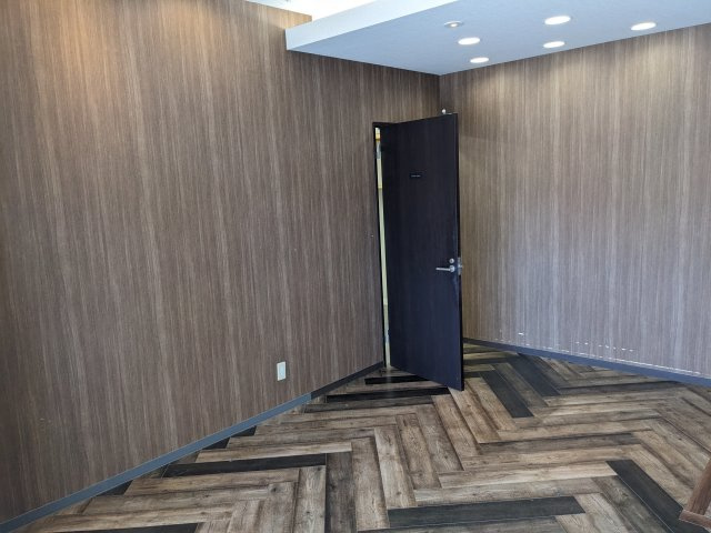 須磨浦通4丁目貸事務所の内装|1階エントランス内