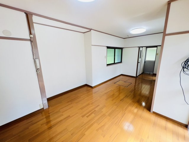 大手町7丁目戸建の居間・リビング