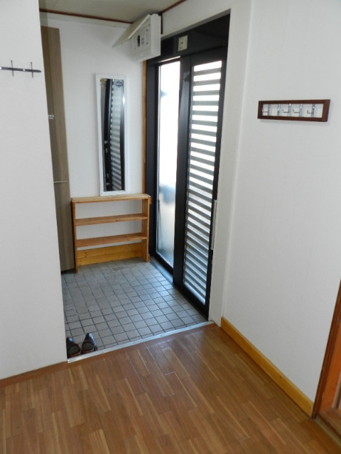 絵鞆町2丁目8-4戸建の玄関