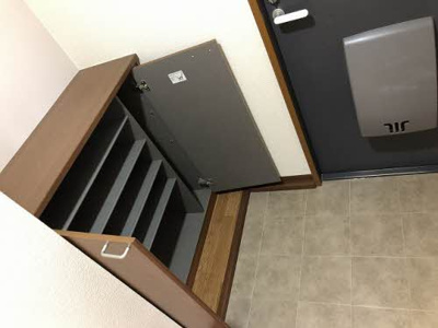 【玄関】 | メゾン築山B