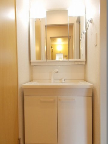 クレセントＢの洗面所|忙しい朝には欠かせない洗面所です