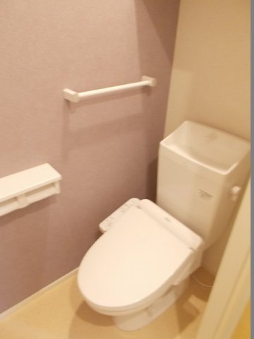 クレセントＢのトイレ|コンパクトで使いやすいトイレです