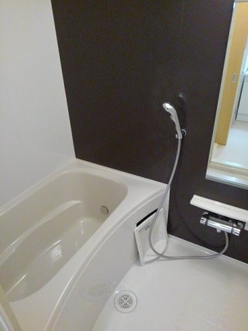 ＬＵＣＥ　Ⅱの浴室|落ち着いた空間のお風呂です