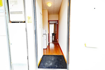 【玄関】 | レオパレス八久保 | 設備・仕様は号室により異なる為、現況を優先致します。