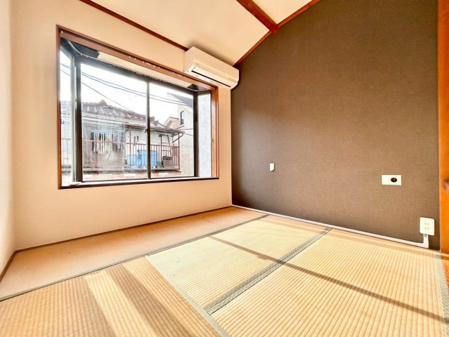 豊島区南長崎6丁目　中古戸建の和室|しっとりと落ち着いた雰囲気の和室です。

現地ご見学希望・資料請求などお気軽にお問い合わせ下さい！
03-5990-5201