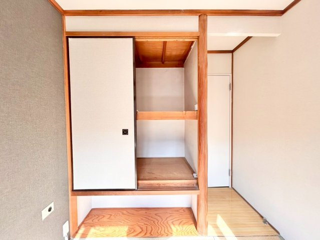 豊島区南長崎6丁目　中古戸建の収納|充分な収納スペースを確保。居室内に余計な家具を置く必要がないため、スッキリとした暮らしが実現できます。

現地ご見学希望・資料請求などお気軽にお問い合わせ下さい！
03-5990-5201