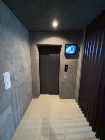 福岡市中央区清川２丁目の賃貸マンションのエントランス