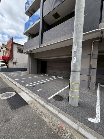 福岡市中央区清川２丁目の賃貸マンションの駐車場