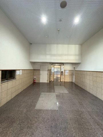 福岡市博多区築港本町の賃貸マンションのロビー