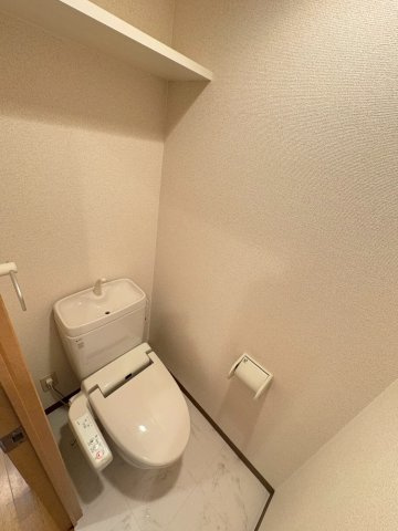 福岡市博多区築港本町の賃貸マンションのトイレ