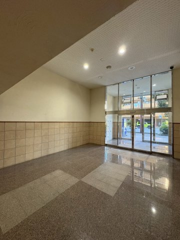 福岡市博多区築港本町の賃貸マンションのロビー