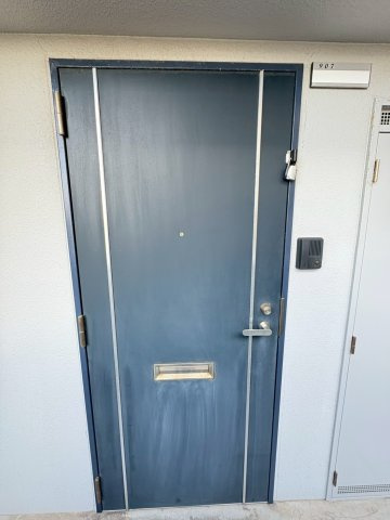福岡市博多区築港本町の賃貸マンションの玄関