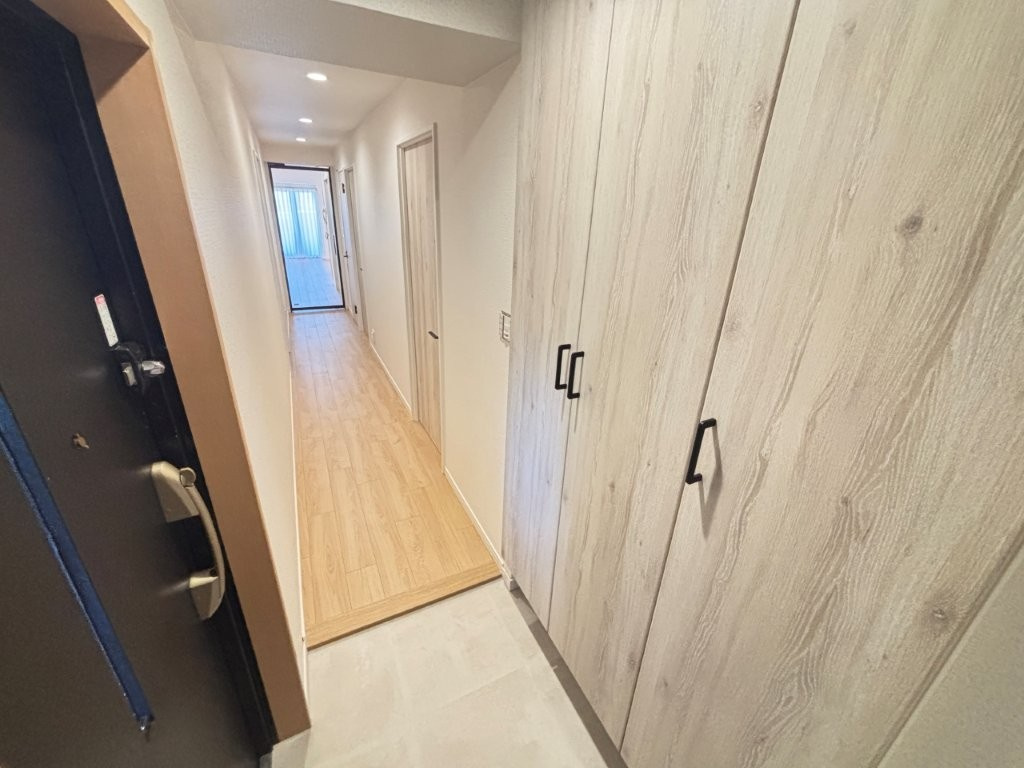 ラドーニ則武天空の館の玄関|明るい玄関です