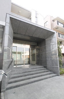 東芳ロイヤルガーデンのエントランス