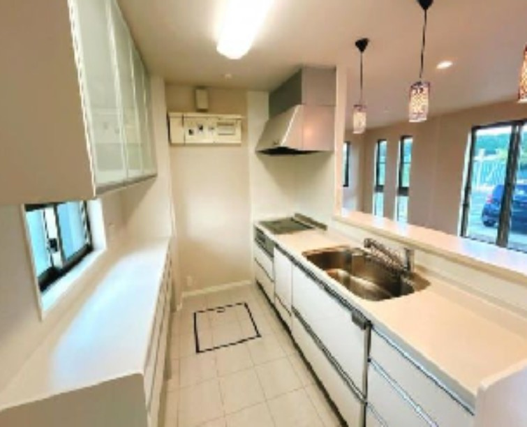 小山市粟宮　中古戸建のキッチン