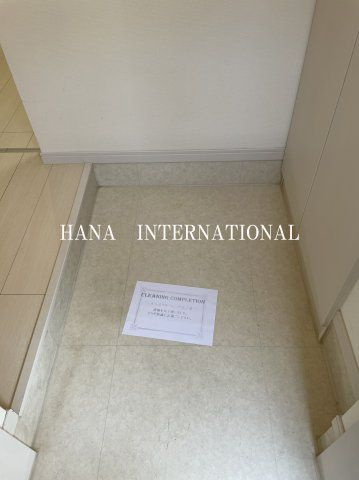 リブリ・クリークウエストの玄関