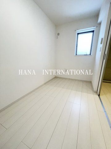 リブリ・クリークウエストの洋室