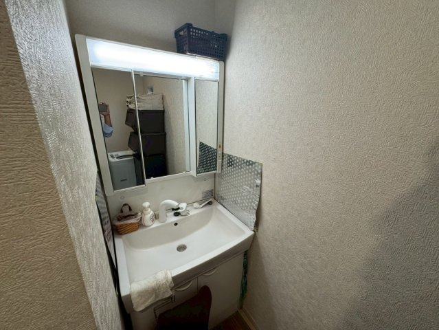 -三丁目不動産-　本庄市朝日町二丁目　平成31年築美観の独立洗面台