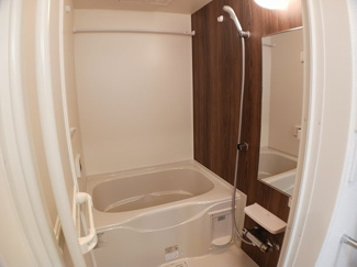 【浴室】 | アッシュⅤ | きれいなお風呂です