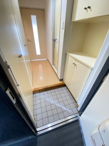 ジェネピア東千葉の玄関|※反転タイプ