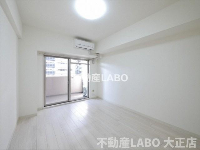 サムティ中之島WESTの居間・リビング