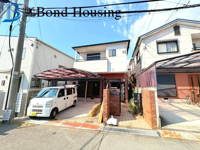 リフォ済み即入居可　並列2台駐車可　谷八木　築25年の前面道路含む現地写真