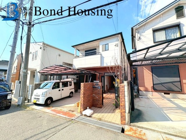 リフォ済み即入居可　並列2台駐車可　谷八木　築25年の前面道路含む現地写真