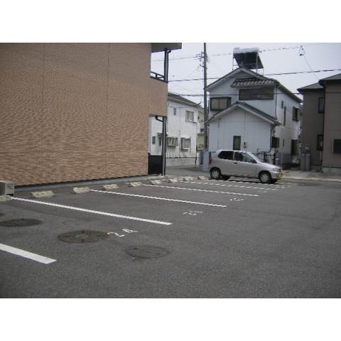 ウエストヒルズⅡの駐車場
