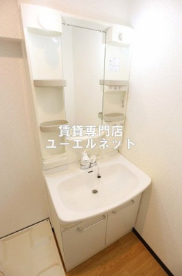 【独立洗面台】 | アカツキハイツ | 清潔感ある独立洗面台で毎日気持ちよく♪