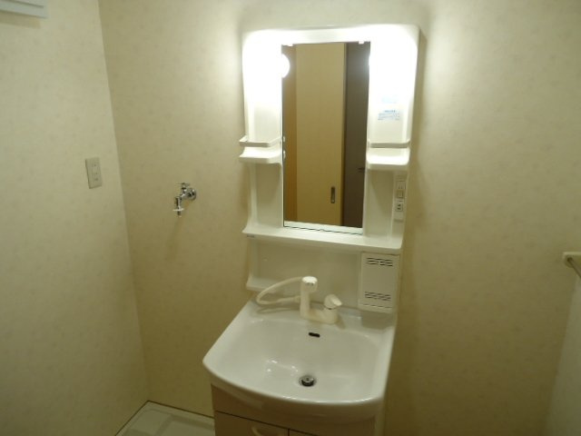 アルコバレーノ白水の洗面所|洗髪洗面化粧台