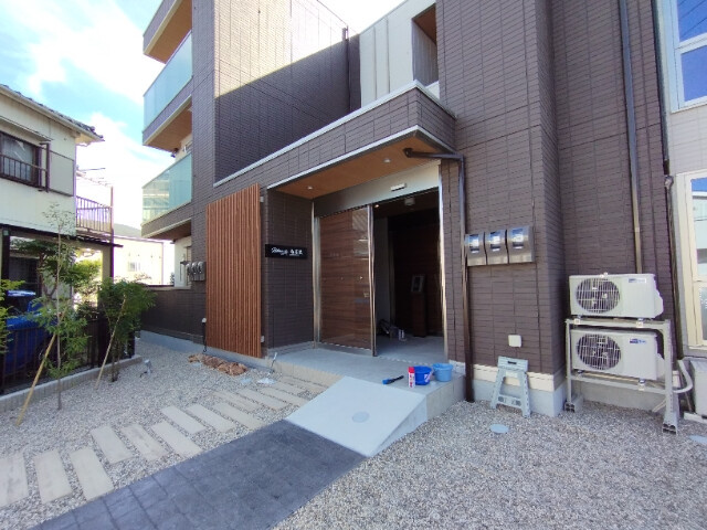 Ｐｏｔｅａｕ　ｄｕ　南屋敷のエントランス