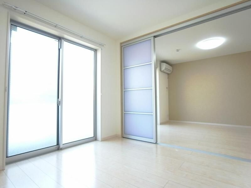 リブリ・Crest　Yanagisakiの居間・リビング