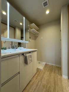 【脱衣所】フローレンス呉中通り 