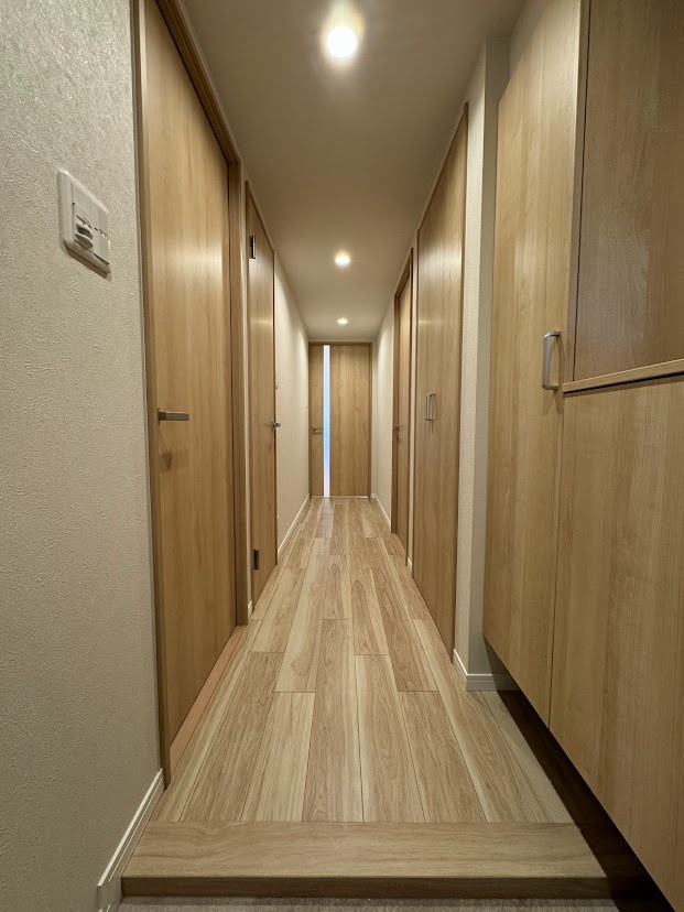 【玄関】フローレンス呉中通り 