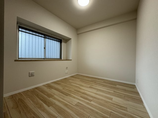 【洋室】フローレンス呉中通り 