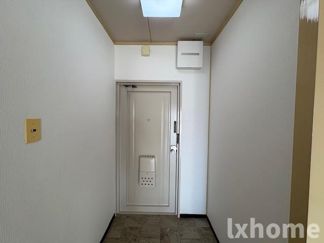 ハイツ米屋の玄関