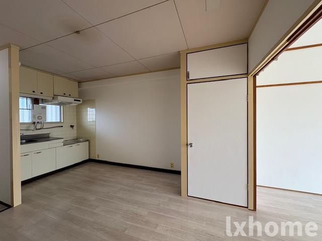 ハイツ米屋の居間・リビング