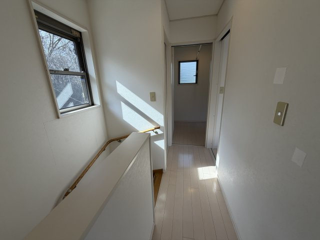 あじろ南熱海が丘の内装|二階廊下