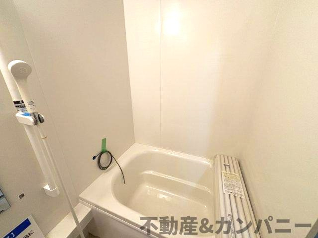松前町筒井中古戸建の浴室|ゆったり過ごせるお風呂です