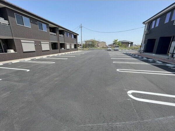 Polaris峯Aの駐車場