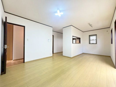 【居間・リビング】 | 箕面市小野原東5丁目貸家